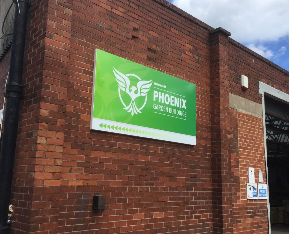 Hull storefront sign services